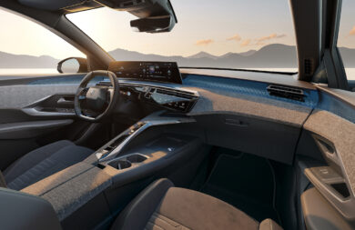 Peugeot svela gli interni della nuova 3008