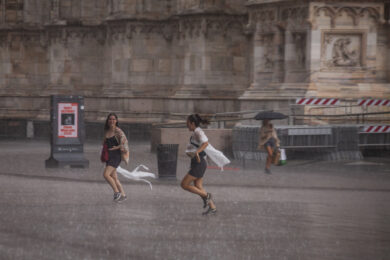 Meteo, altro che estate: weekend pazzo e neve in arrivo. Ecco dove