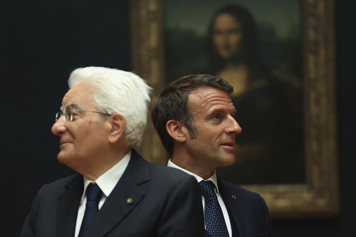 Mattarella irrefrenabile nel ricucire con Macron. Ma la premier è Meloni