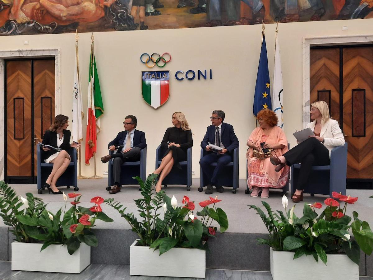 Donne, lavoro e sport in Italia, al Coni presentato il rapporto Censis Donne, lavoro e sport in Italia, al Coni presentato il rapporto Censis