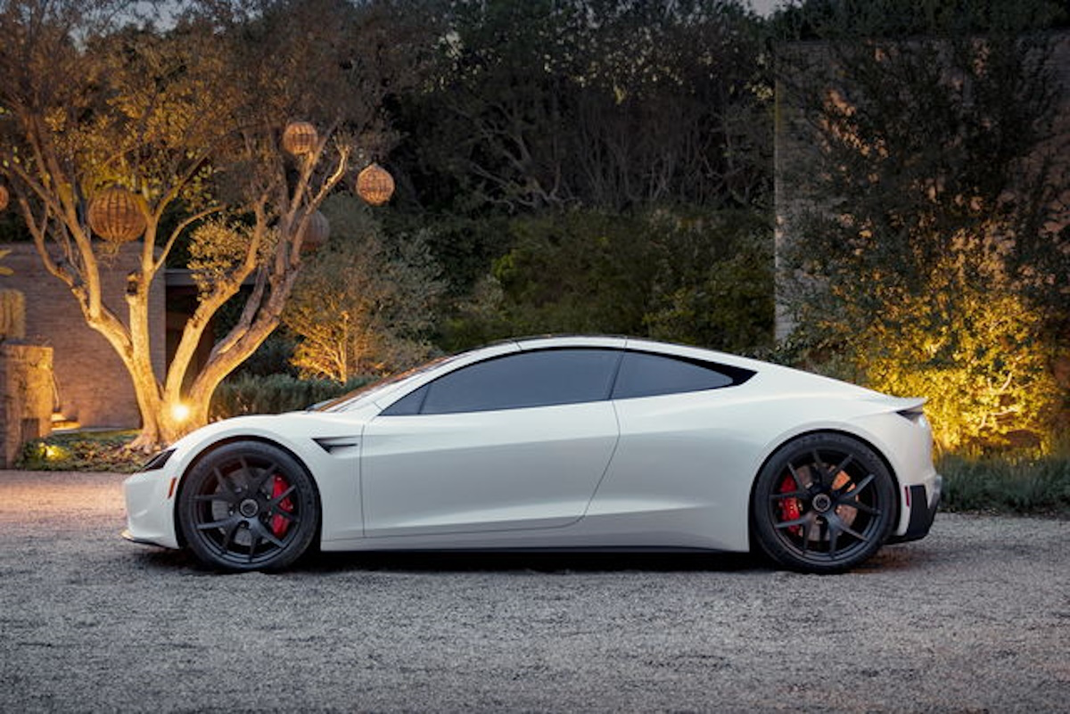 Tesla Roadster, partono le prenotazioni a partire da 43mila euro Tesla Roadster, partono le prenotazioni a partire da 43mila euro