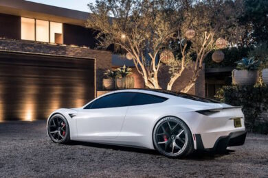 Tesla Roadster, partono le prenotazioni a partire da 43mila euro