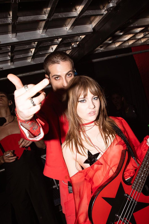 Victoria De Angelis e la vacanza di passione con la nuova fidanzata Luna