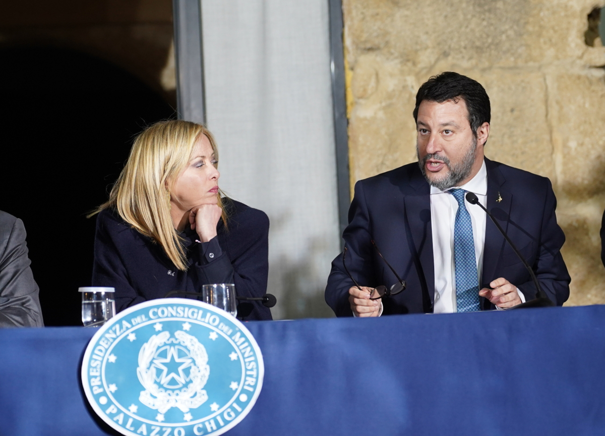 Emilia, Meloni affida il tavolo a Musumeci. Salvini sbotta davanti ai sindaci Emilia, Meloni affida il tavolo a Musumeci. Salvini sbotta davanti ai sindaci