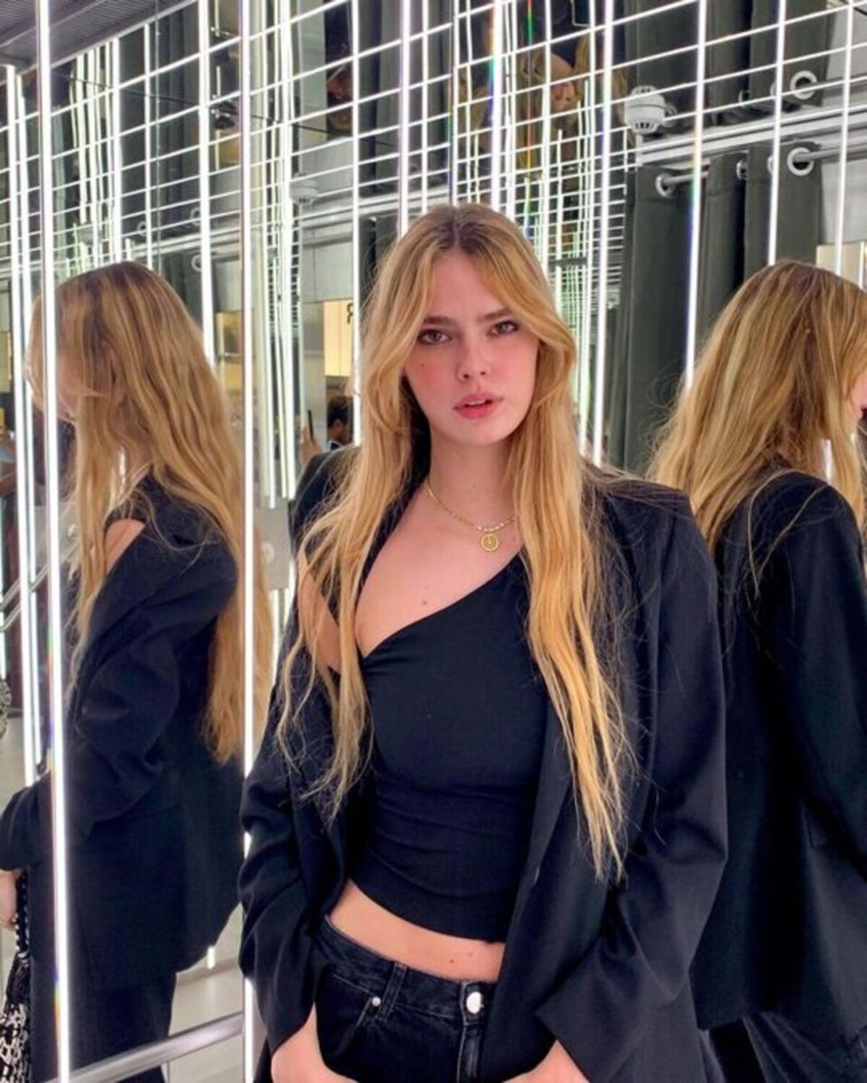 Chi è Martina Taglienti, la ragazza che ha fatto lasciare Damiano dei Maneskin e Giorgia Soleri Chi è Martina Taglienti, la ragazza che ha fatto lasciare Damiano dei Maneskin e Giorgia Soleri