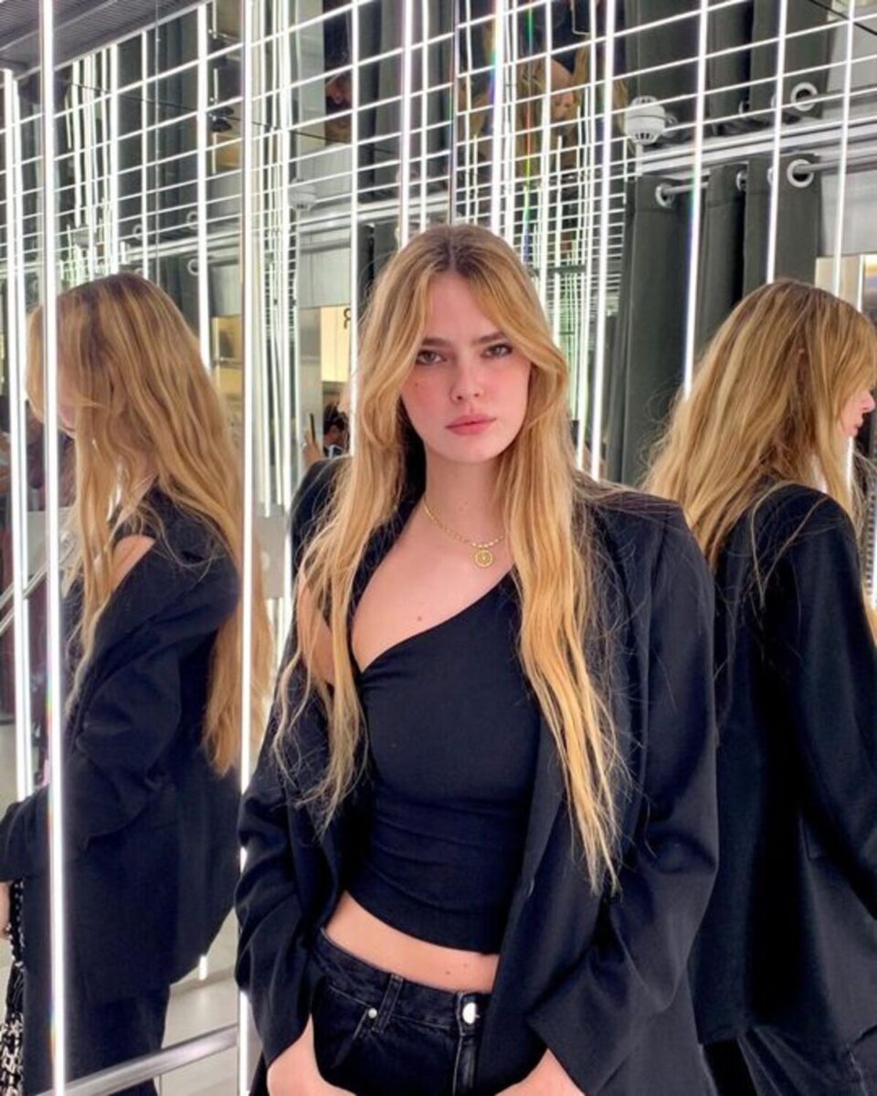 Chi è Martina Taglienti, la ragazza che ha fatto lasciare Damiano dei Maneskin e Giorgia Soleri Chi è Martina Taglienti, la ragazza che ha fatto lasciare Damiano dei Maneskin e Giorgia Soleri
