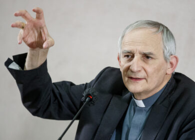 Russia-Ucraina: chi è Matteo Zuppi, il cardinale romano in guerra per la pace