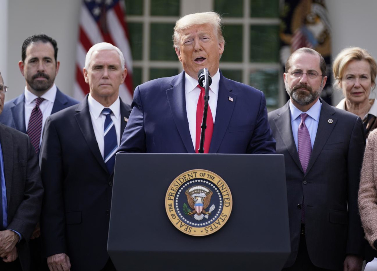 Trump incriminato per reati federali: si consegnerà martedì. Addio Casa Bianca Trump incriminato per reati federali: si consegnerà martedì. Addio Casa Bianca