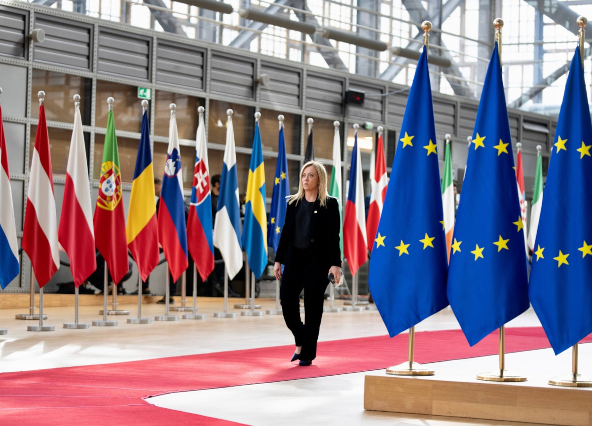 Ue, storico patto sui migranti. Così Meloni ha abbandonato la linea di Orban Ue, storico patto sui migranti. Così Meloni ha abbandonato la linea di Orban