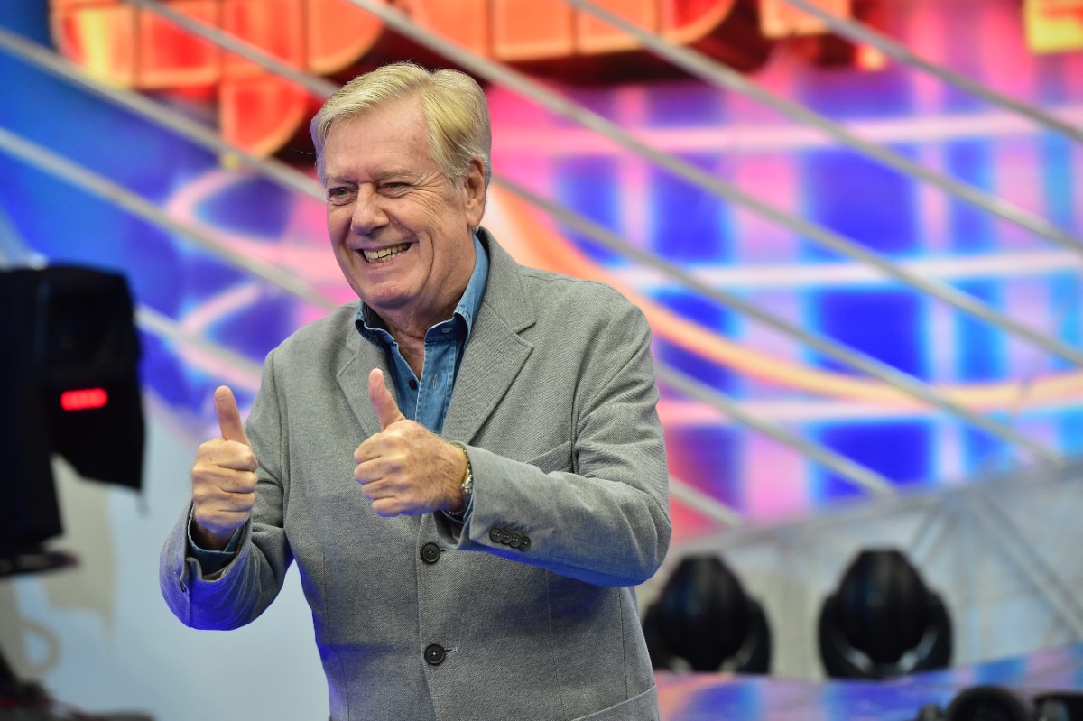 Claudio Lippi tenta Meloni: “Basta gay in tv”. La Rai: “Non ti vogliamo” Claudio Lippi tenta Meloni: “Basta gay in tv”. La Rai: “Non ti vogliamo”