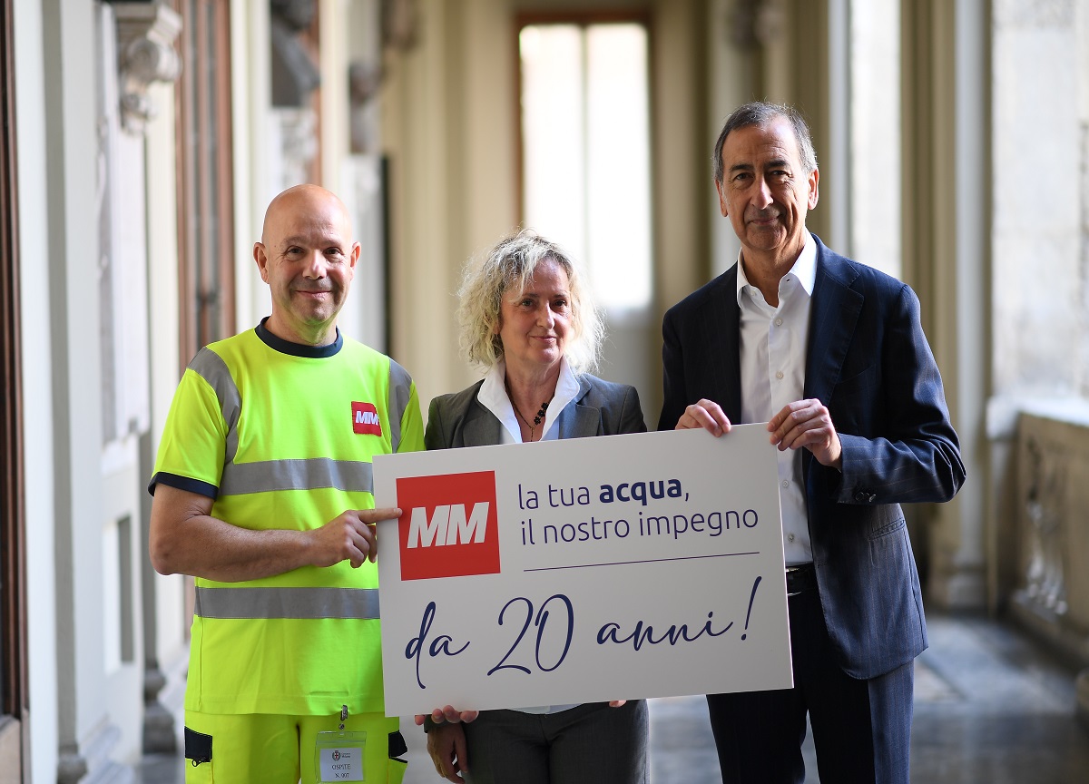 Centrale dell’acqua, terminato il drago verde da 30mila mattoncini. FOTO Centrale dell’acqua, terminato il drago verde da 30mila mattoncini. FOTO