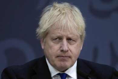 Regno Unito, Johnson vuole abbattere Sunak. E fonda un nuovo partito