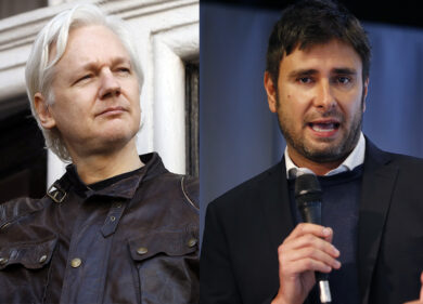 Di Battista sbarca a teatro e incanta tutti col “pippone” sul caso Assange