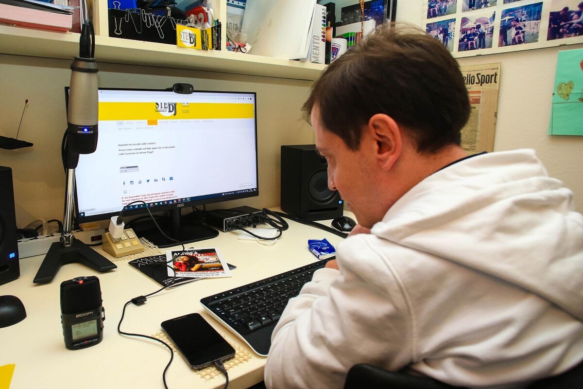 Disabilità, intervista a Stefano Pietta: creatore della radio web Steradiodj