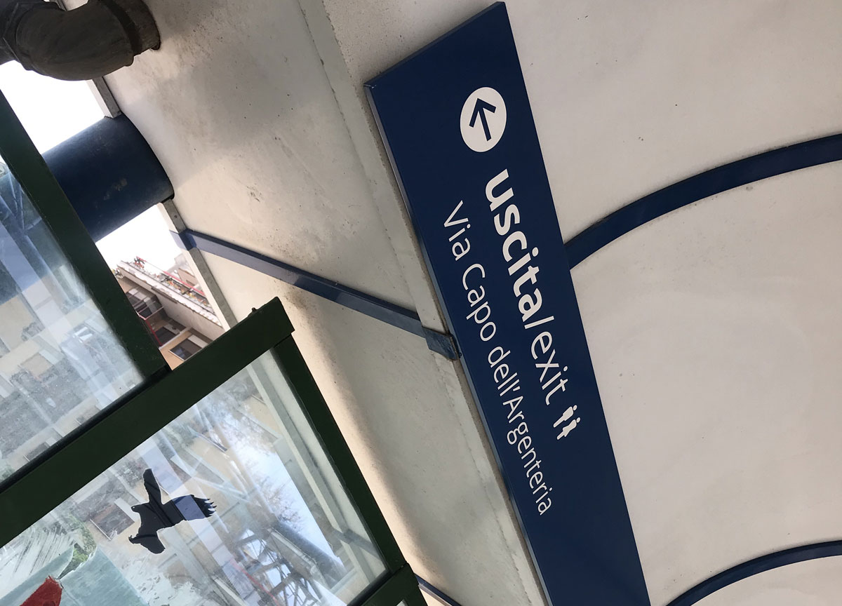 Ostia, miracolo Cotral: l’uscita Argentiera diventa argenteria. Una forchetta Ostia, miracolo Cotral: l’uscita Argentiera diventa argenteria. Una forchetta