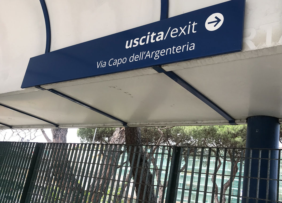 Ostia, miracolo Cotral: l’uscita Argentiera diventa argenteria. Una forchetta Ostia, miracolo Cotral: l’uscita Argentiera diventa argenteria. Una forchetta