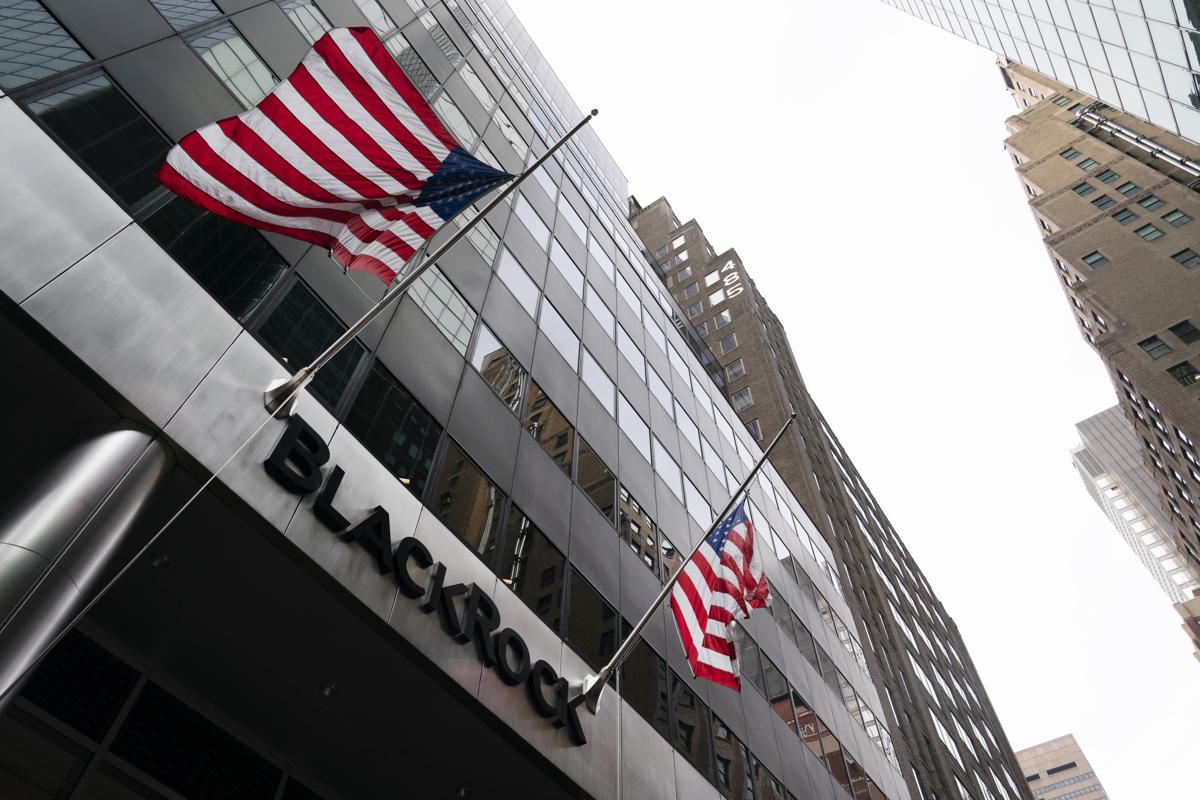 BlackRock punta al gas di Iren. Corsa per la quota di minoranza: vale 400 mln