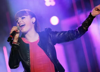 Annalisa ruba la scena a Fedez durante il concerto. Il video