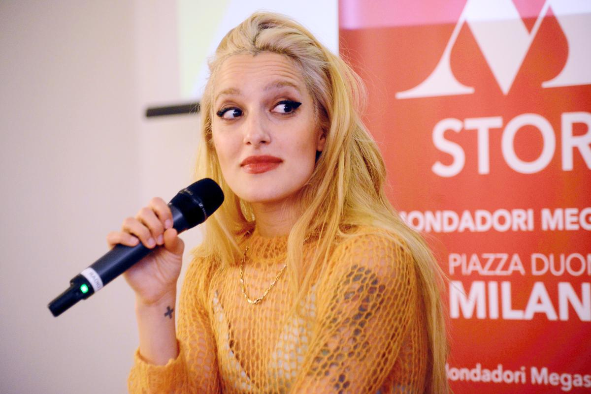 Levante torna (mora) con un nuovo brano e risponde alle critiche degli haters