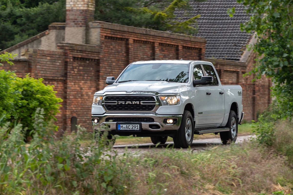 RAM lancia sul mercato europeo il nuovo motore V-6 Pentastar RAM lancia sul mercato europeo il nuovo motore V-6 Pentastar