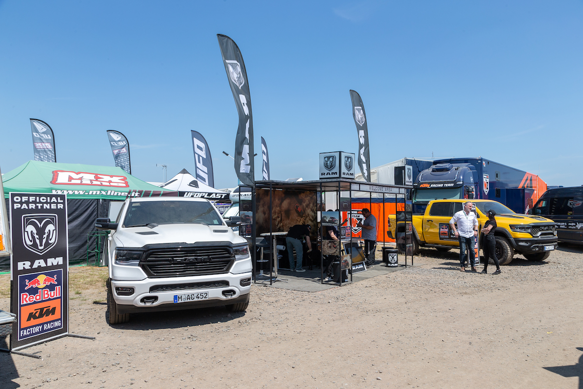 RAM lancia sul mercato europeo il nuovo motore V-6 Pentastar RAM lancia sul mercato europeo il nuovo motore V-6 Pentastar