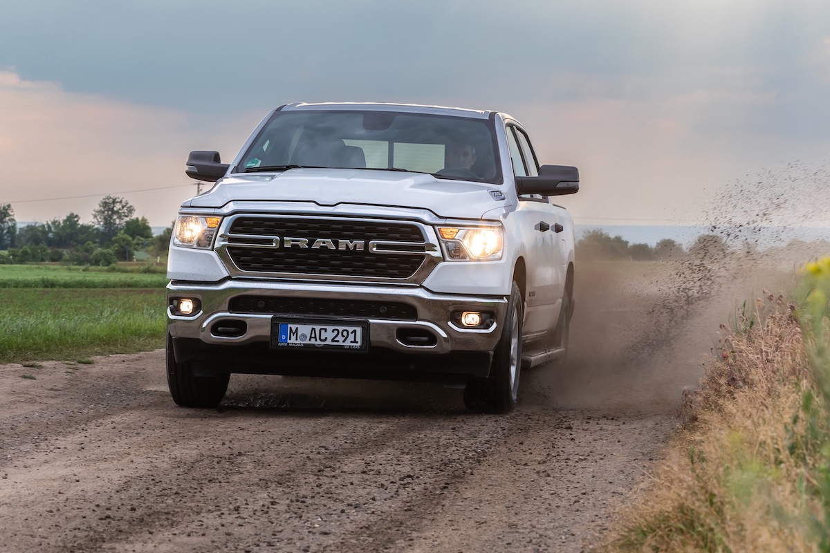 RAM lancia sul mercato europeo il nuovo motore V-6 Pentastar RAM lancia sul mercato europeo il nuovo motore V-6 Pentastar