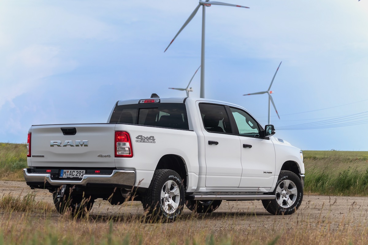 RAM lancia sul mercato europeo il nuovo motore V-6 Pentastar RAM lancia sul mercato europeo il nuovo motore V-6 Pentastar