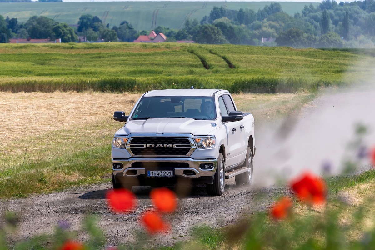 RAM lancia sul mercato europeo il nuovo motore V-6 Pentastar RAM lancia sul mercato europeo il nuovo motore V-6 Pentastar