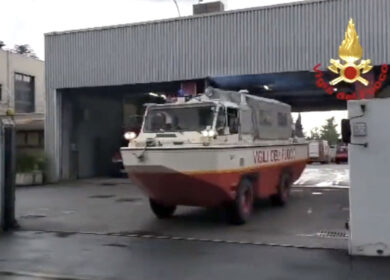 Bomba d’acqua a Roma: bambini intrappolati in un centro estivo a Fidene