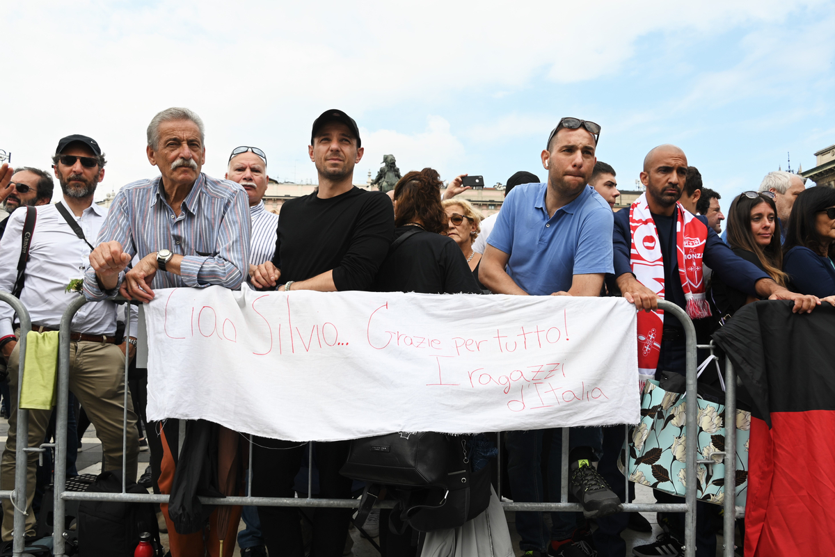 Silvio Berlusconi un ricordo e saluto indelebile a Milano