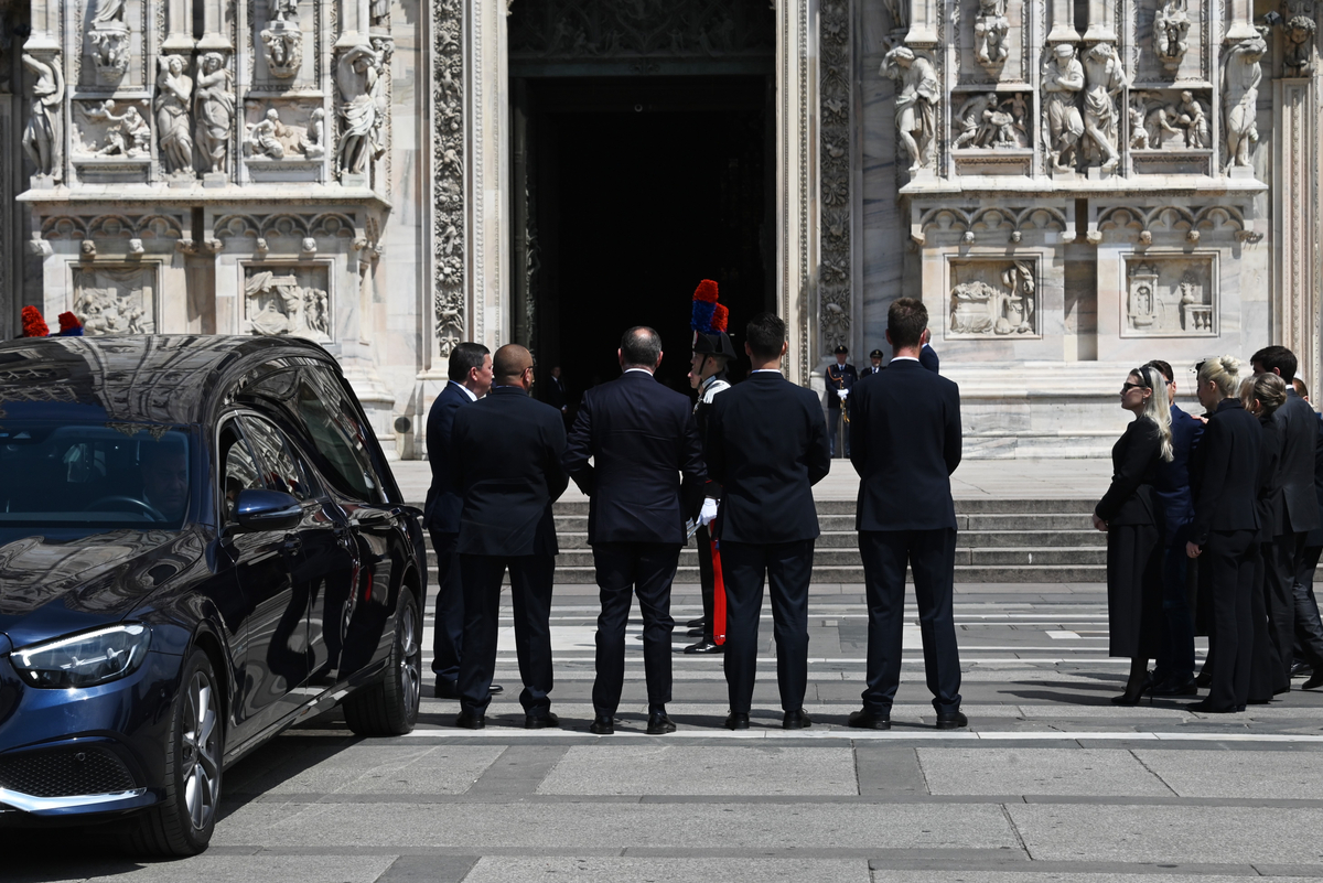 Silvio Berlusconi un ricordo e saluto indelebile a Milano