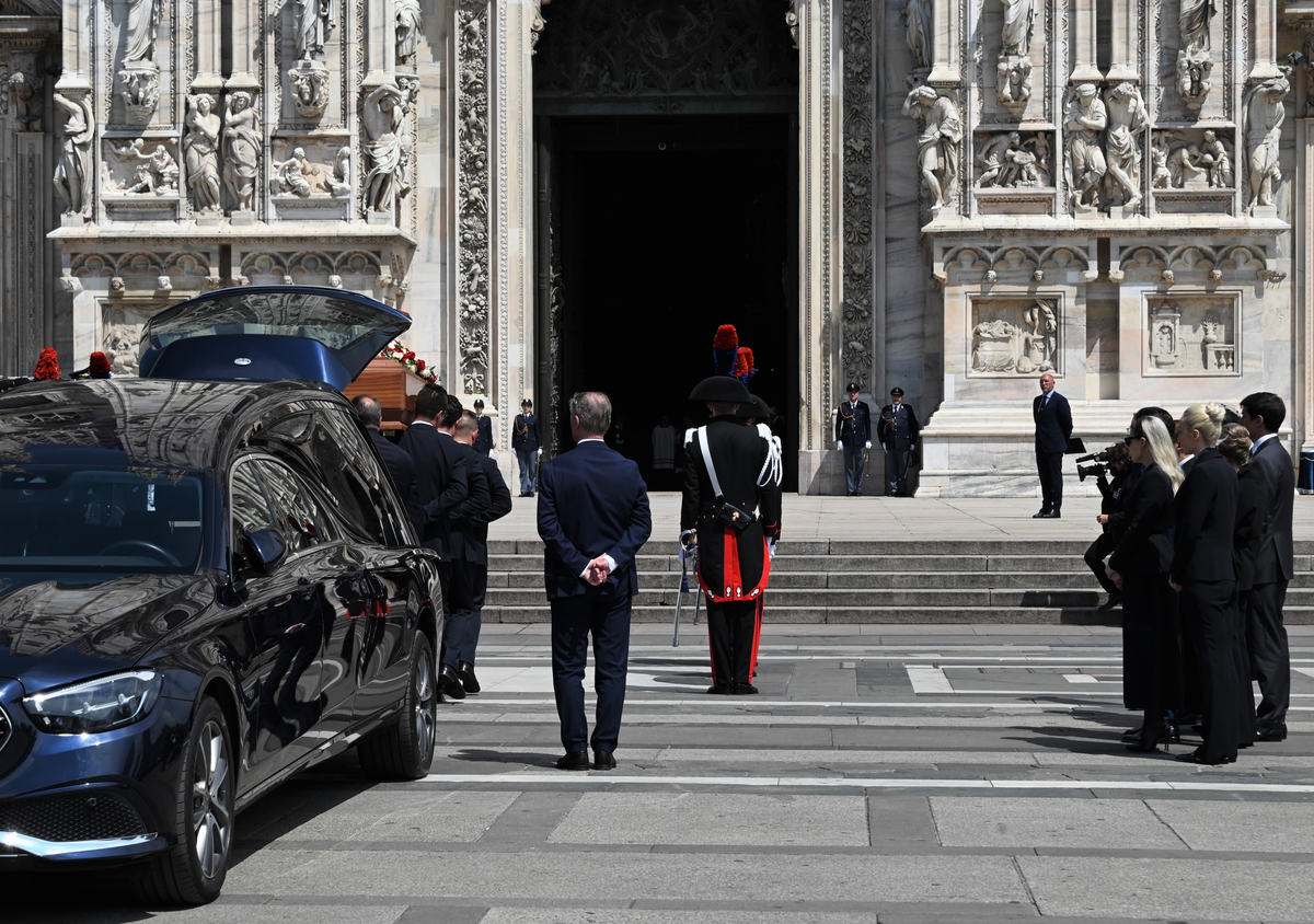 Silvio Berlusconi un ricordo e saluto indelebile a Milano