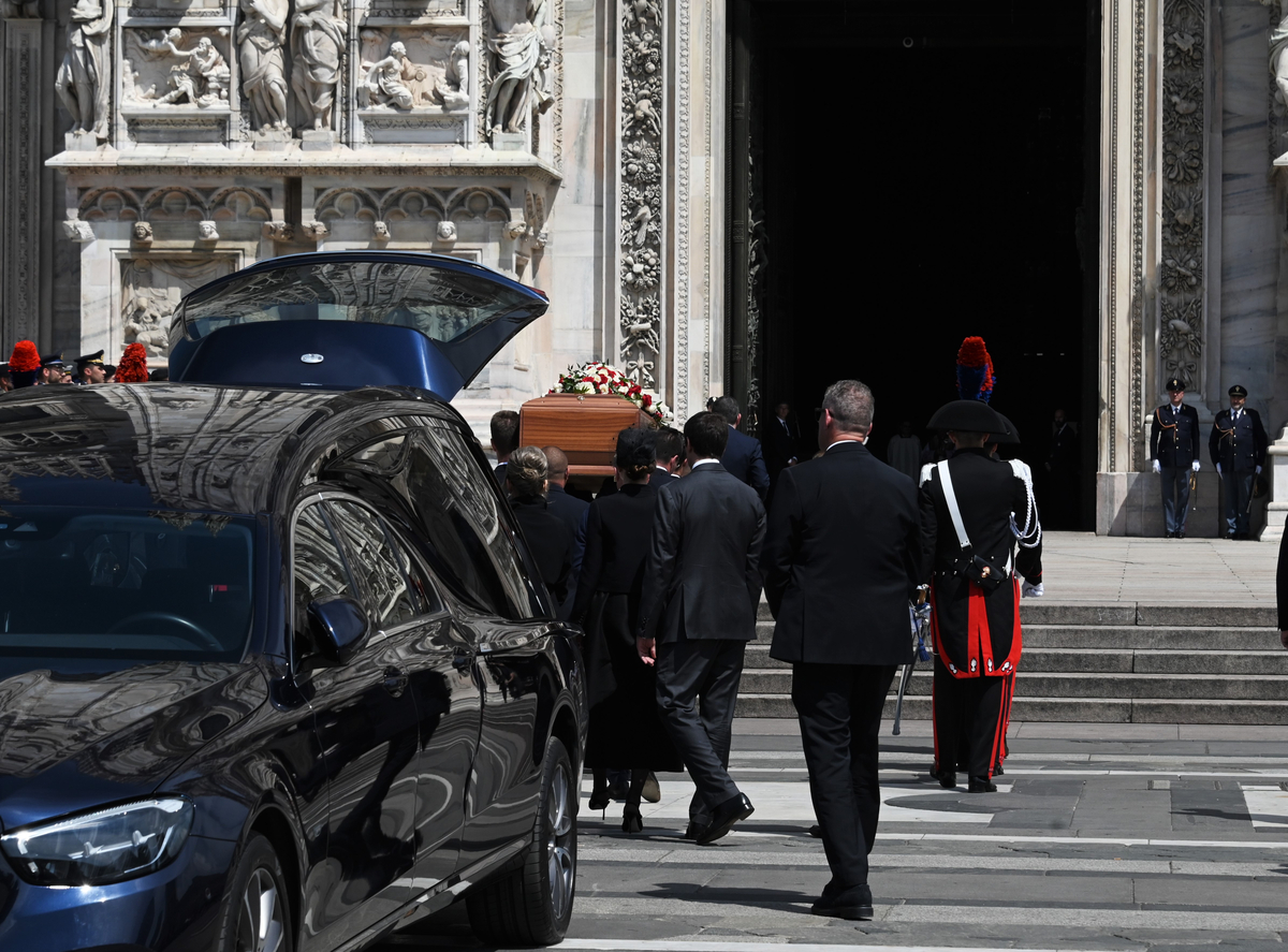 Silvio Berlusconi un ricordo e saluto indelebile a Milano