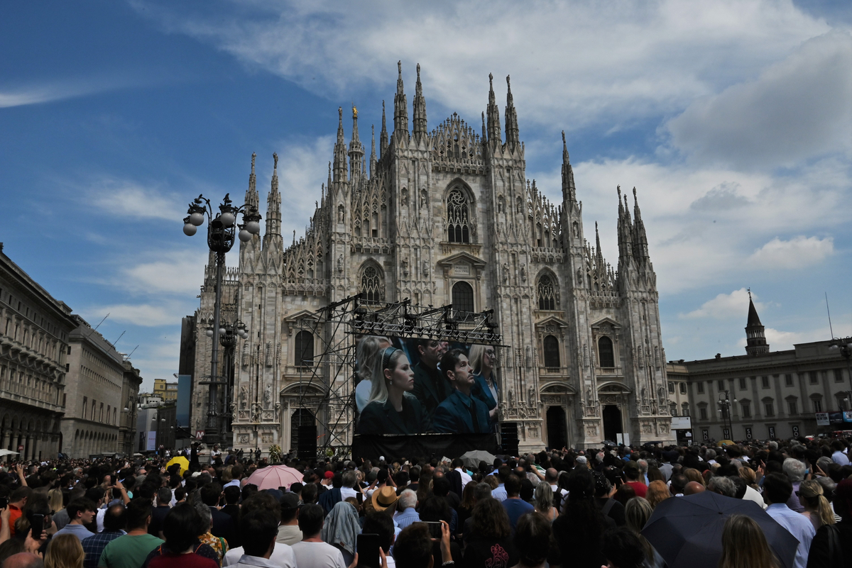 Silvio Berlusconi un ricordo e saluto indelebile a Milano