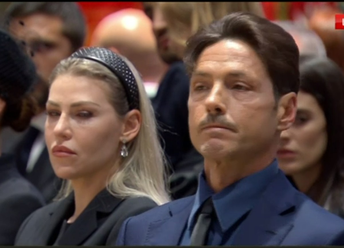 Marta Fascina, da quasi moglie a “vedova Berlusconi”: il giorno più triste Marta Fascina, da quasi moglie a “vedova Berlusconi”: il giorno più triste
