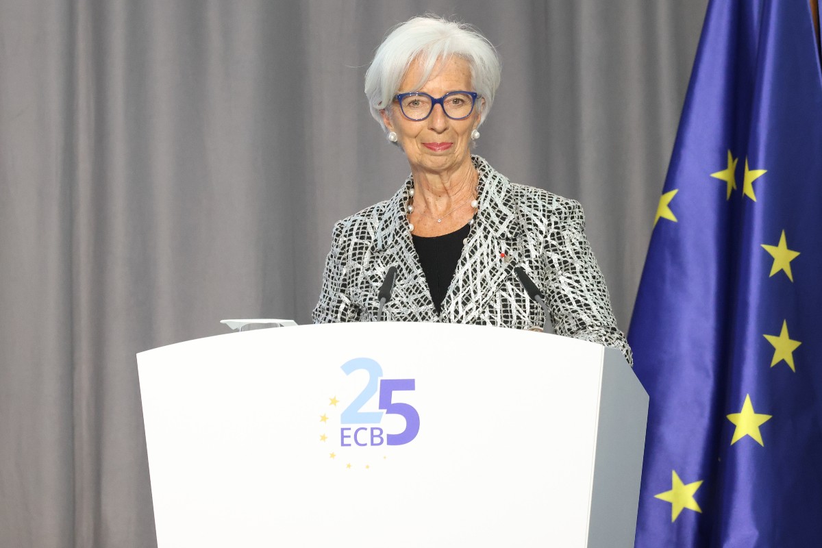 Bce, il falco Lagarde non segue Powell: nuovo rialzo dei tassi di 25 punti Bce, il falco Lagarde non segue Powell: nuovo rialzo dei tassi di 25 punti