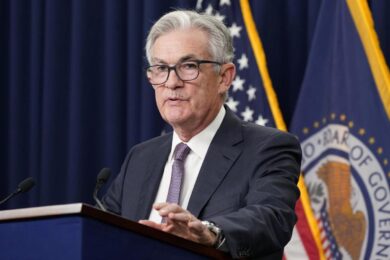Fed, Powell rallenta la stretta da falco: tassi invariati dopo 10 rialzi