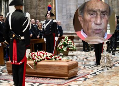 Funerali di Berlusconi: l’epico sbrocco di Fede contro l’autista e… Alfredo