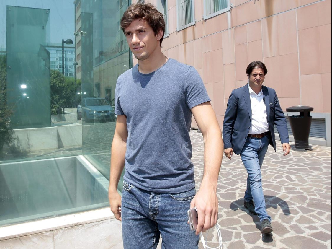 Chi è Luigi Berlusconi, dall’ingresso in Mediolanum a 17 anni all’app per incontri gay