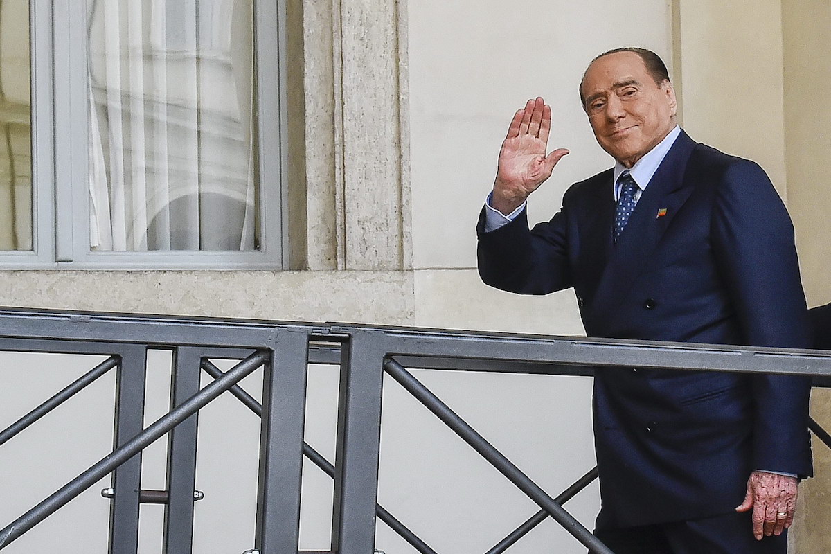Berlusconi, le ville vanno in vendita. Per la dimora di Cannes chiesti 12mln Berlusconi, le ville vanno in vendita. Per la dimora di Cannes chiesti 12mln