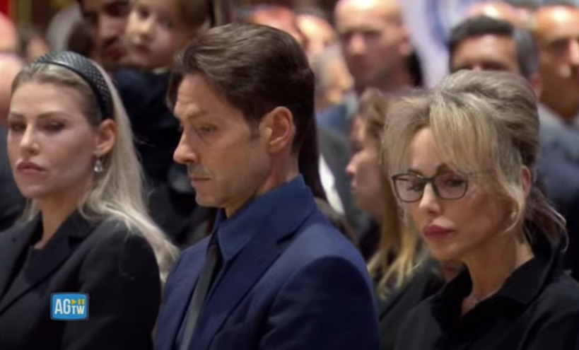 Marta Fascina, da quasi moglie a “vedova Berlusconi”: il giorno più triste Marta Fascina, da quasi moglie a “vedova Berlusconi”: il giorno più triste
