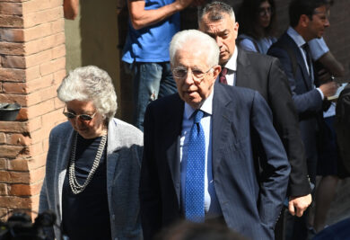 Flavia Prodi, a Bologna l’ultimo saluto. Zuppi: “Con Romano un legame d’oro”