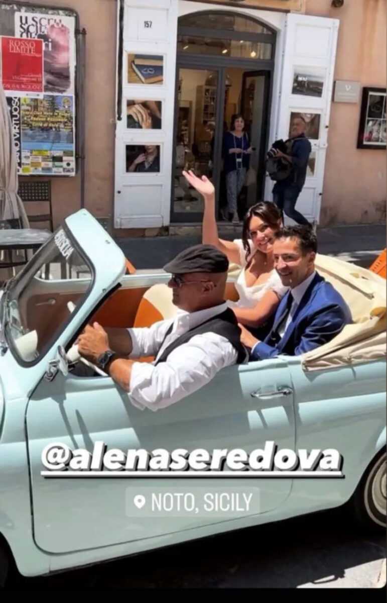 Alena Seredova sposa. Le foto. Presenti John Elkann e Chiellini Alena Seredova sposa. Le foto. Presenti John Elkann e Chiellini