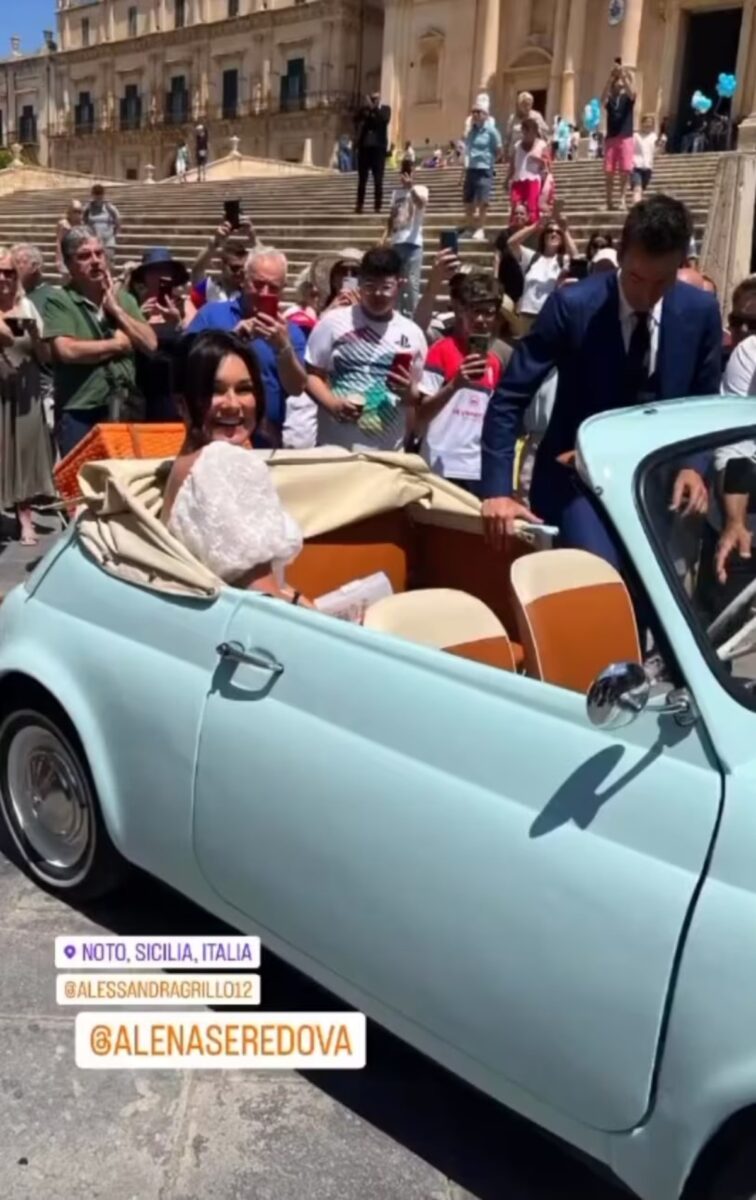 Alena Seredova sposa. Le foto. Presenti John Elkann e Chiellini Alena Seredova sposa. Le foto. Presenti John Elkann e Chiellini