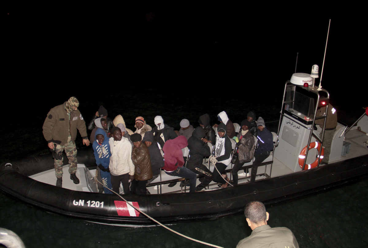 Migranti, un trafficante: “Ho 30 barche pronte a partire. Meloni si rassegni” Migranti, un trafficante: “Ho 30 barche pronte a partire. Meloni si rassegni”