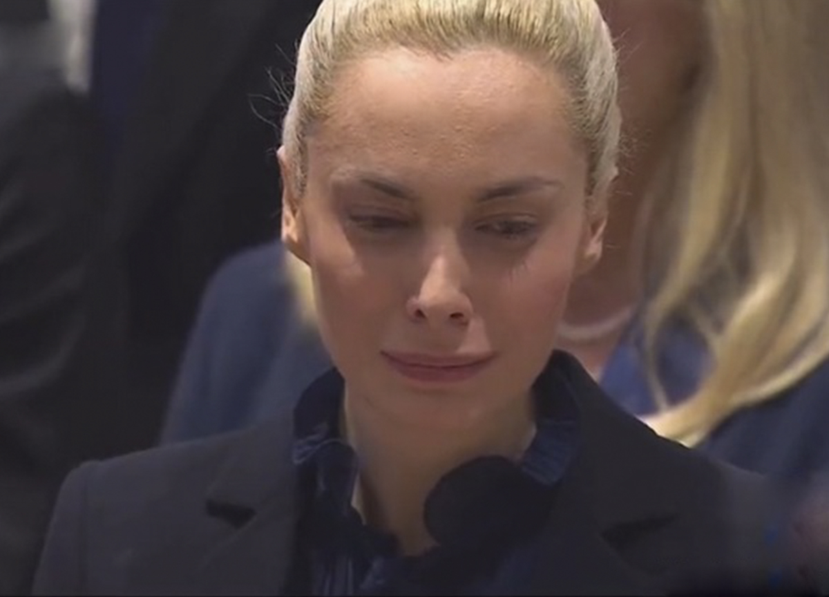 Fascina, da “muta” alle cene eleganti alla scalata in FI. Chi è davvero Marta?