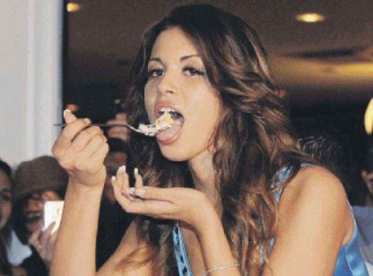 Berlusconi, da Carla Dall’Oglio a Fascina: amori ufficiali e non del Cavaliere Berlusconi, da Carla Dall’Oglio a Fascina: amori ufficiali e non del Cavaliere