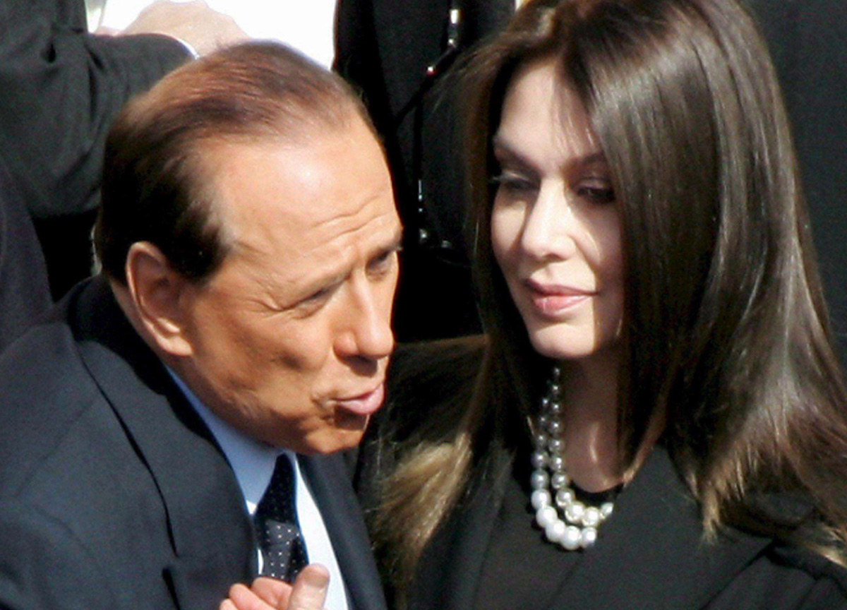 Berlusconi, da Carla Dall’Oglio a Fascina: amori ufficiali e non del Cavaliere Berlusconi, da Carla Dall’Oglio a Fascina: amori ufficiali e non del Cavaliere