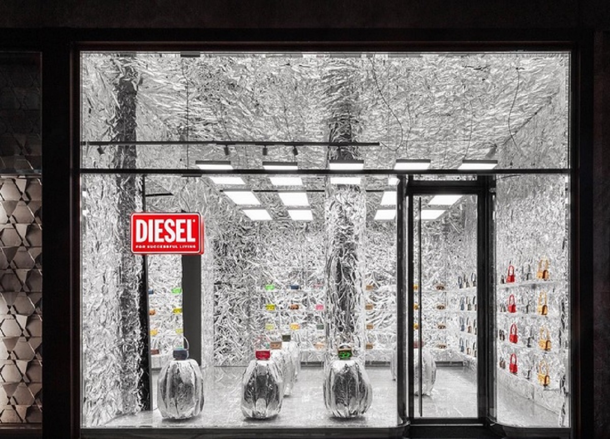 Renzo Rosso apre a Milano il primo store dedicato alla borsa “1DR”
