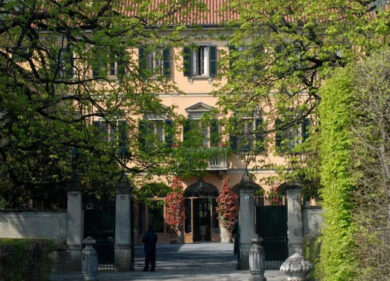 Berlusconi, 19 case di cui non si sapeva nulla. Dieci sono sul lago Maggiore